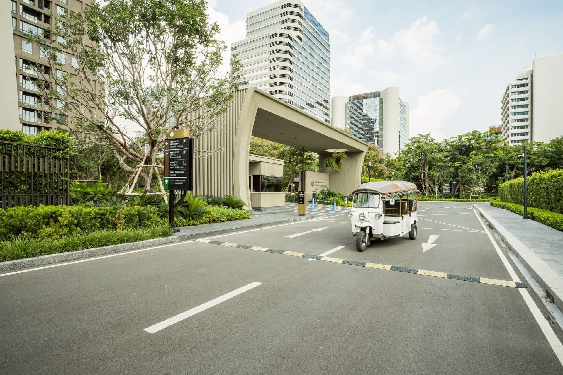 The Residences at Sindhorn Kempinski Hotel, Bangkok location